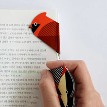 Load image into Gallery viewer, Parrot/ Birds Magnet Bookmark with Ballpen
